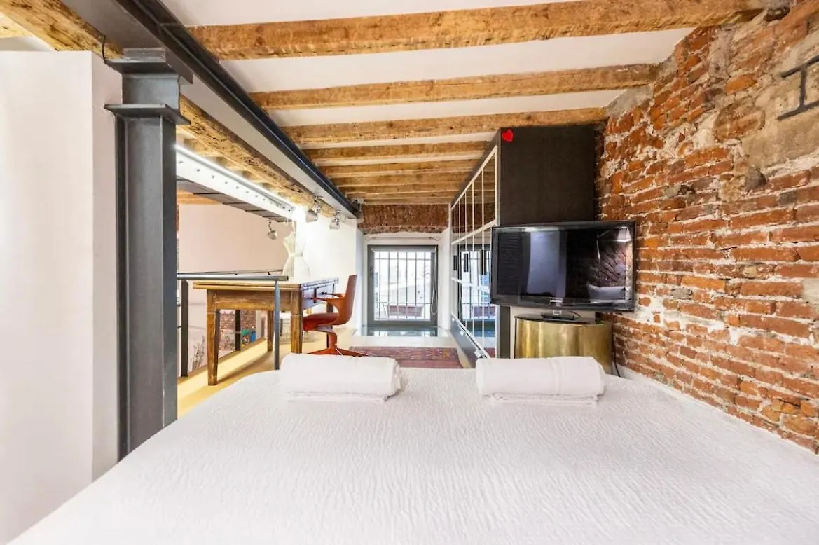 Apartament Loft Di Design Nel Cuore Di Milano  Mediolan